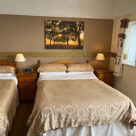 Bed & Breakfast The Whiteley 4*