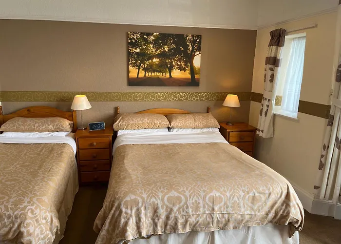 Bed & Breakfast The Whiteley 4*