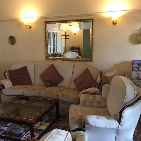 Bed & Breakfast The Whiteley 4*